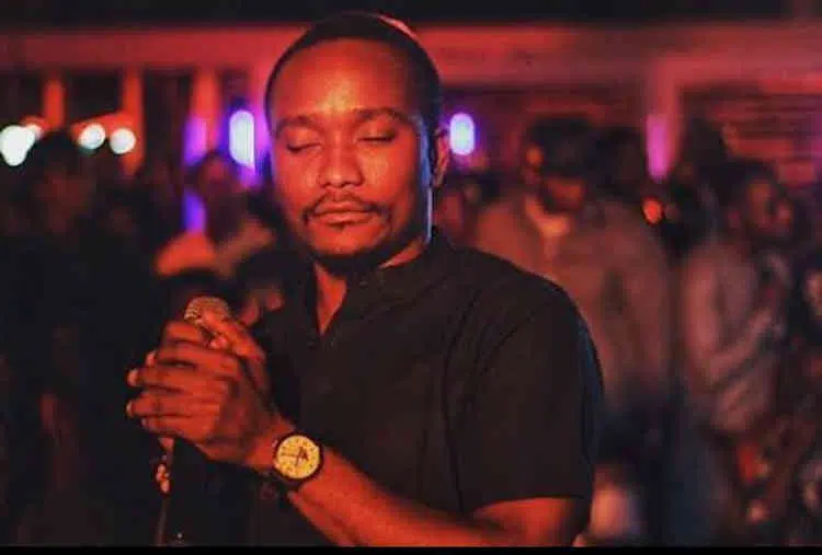 Nigerian singer, Olawale Ashimi, Brymo