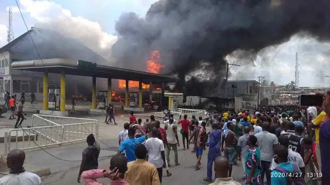 NNPC petrol station in Lagos gutted by fire (photo)