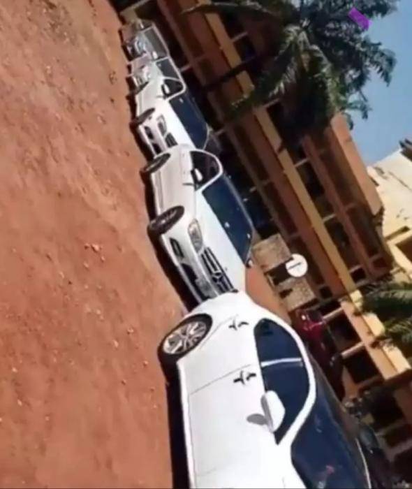 Drama as ESUT students storm school in convoy, block VC's parking space (video)
