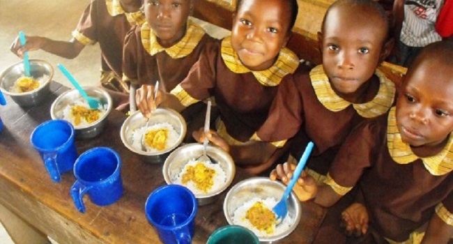Nigeria school children feeding