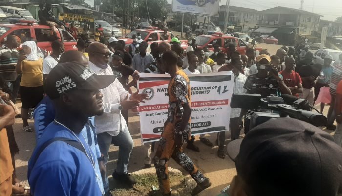 #June12 Protest: Groups Stage Protest In Osogbo, Renew Call For Better Nigeria