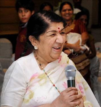 How Lata Mangeshkar, Bollywood’s Most Beloved Voice, Dies at Age 92