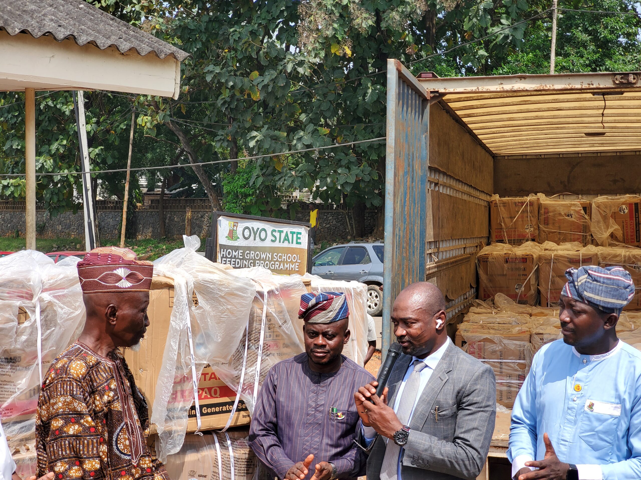 Alh. Oloyede, Hon. Sanda, Dr. Olatunji and Engr. Aderinto during the symbolic presentation of generating sets to PHCs in the State