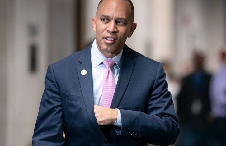 Hakeem Jeffries Biography, Net Worth, Age, Wife, Children, Parents, Brother, Height, Family