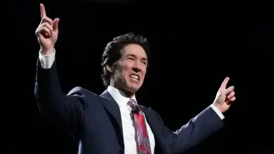 Joel Osteen Biography, Wiki, Age, Wife, Net Worth, Salary, Cars, Family