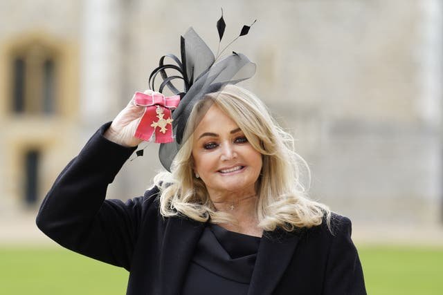 Bonnie Tyler Bio, Age, Parents, Net Worth, Husband, Children