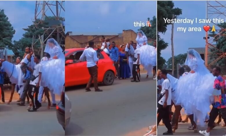 Bride convoy of horse