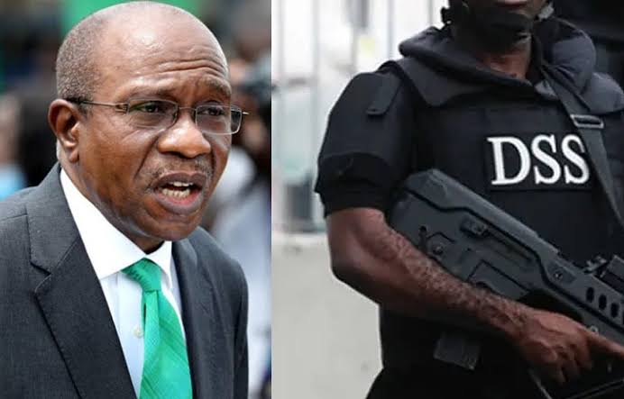 Moments DSS and NCS officials fight over custody of Godwin Emefiele [Video] ” News
