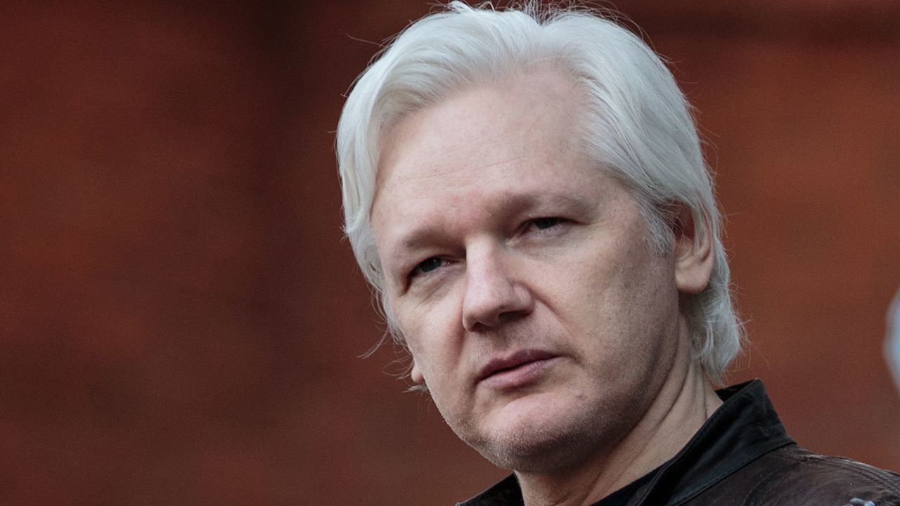 Julian Assange’s Net Worth, Biography, Earnings & more