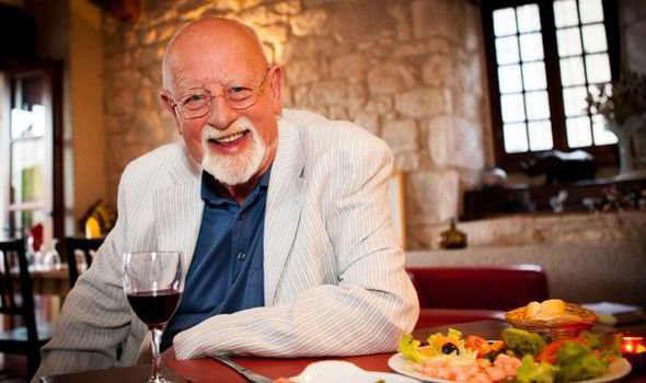 Roger Whittaker Net Worth 2024: Cause of Death, Age, Family