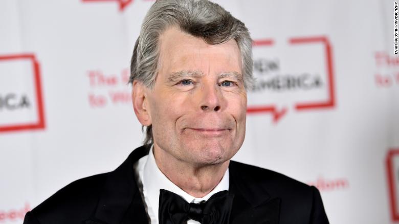 Stephen King Biography, Age, Height, Movies, Wife, Children, Net Worth